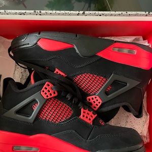 Jordan 4s Retro Red Thunder